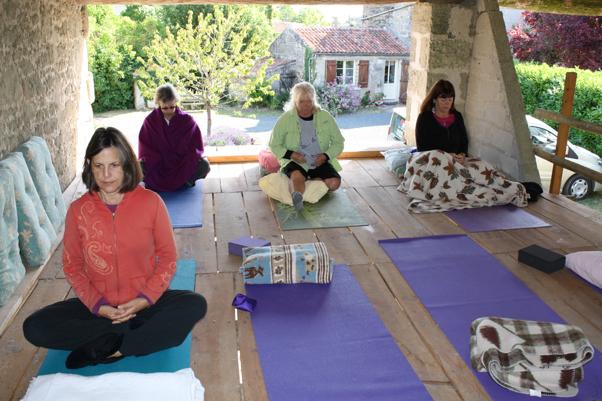 In-Person: APR 13 Gentle Yoga for the Hips 9:30-11am